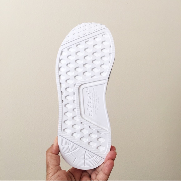 Adidas NMD R1 V2 red white and blue - Picture 10 of 11